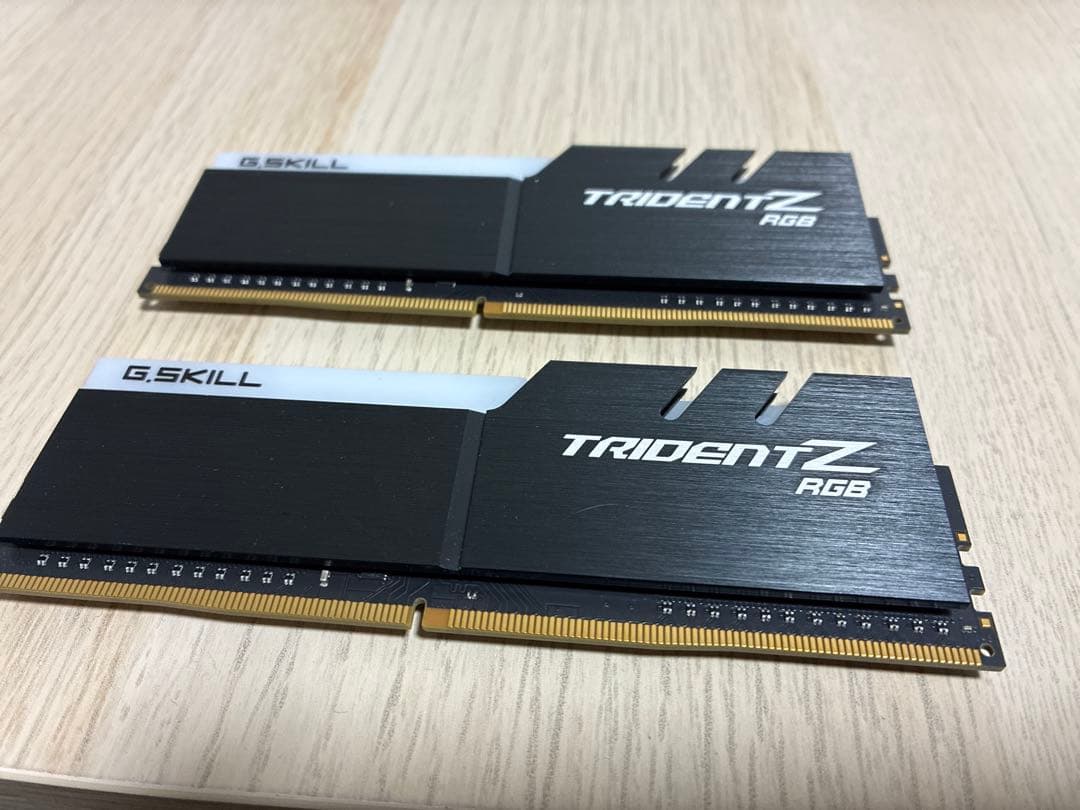 メモリー G.SKILL TRIDENT Z RGB DDR4 16GB (2x8GB)