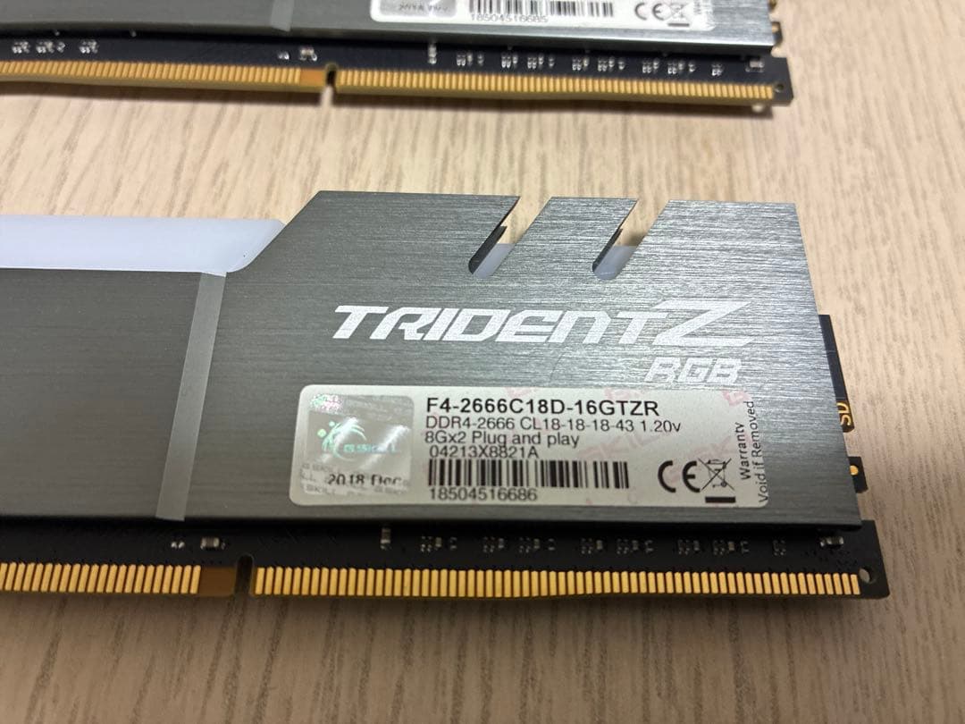 メモリー G.SKILL TRIDENT Z RGB DDR4 16GB (2x8GB)