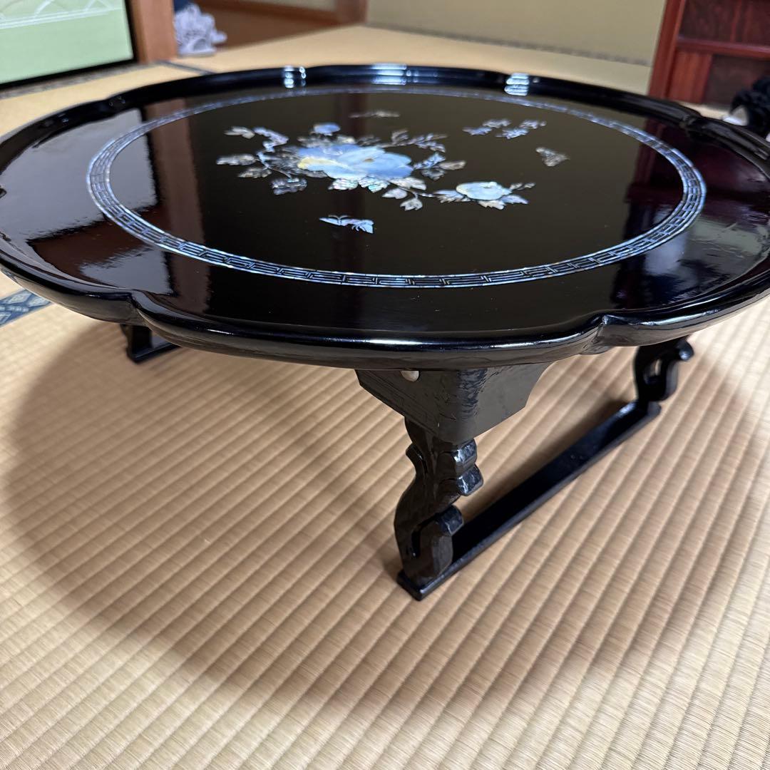 アンティーク　黒漆の八角形盆 花装飾付き