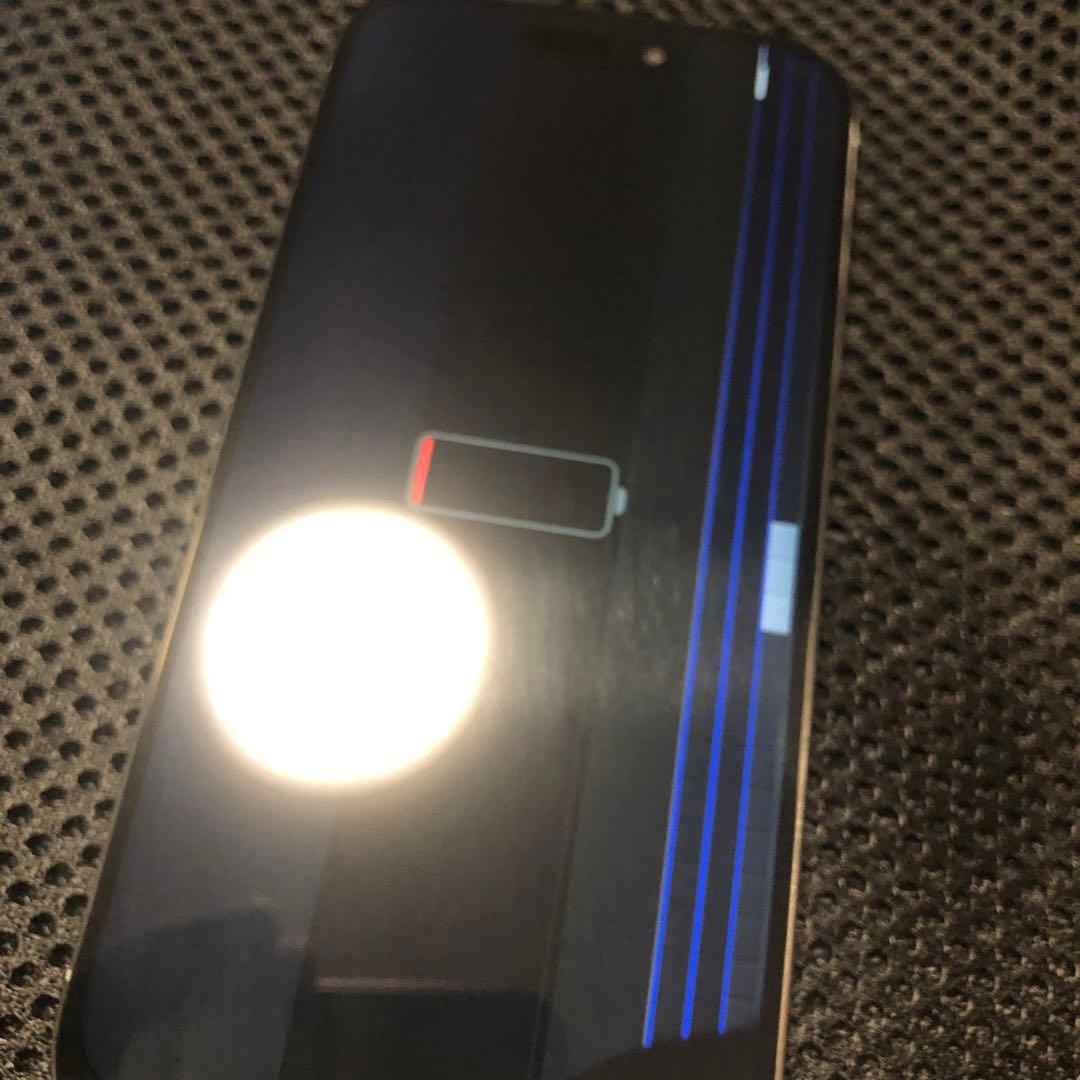 iPhone15pro 128gb 画面おかしいです。