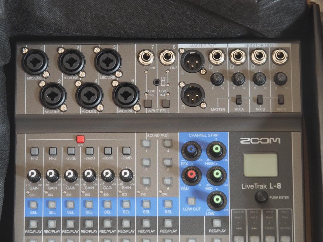 【新品・メーカー交換品】Zoom LiveTrak L-8 デジタルミキサー