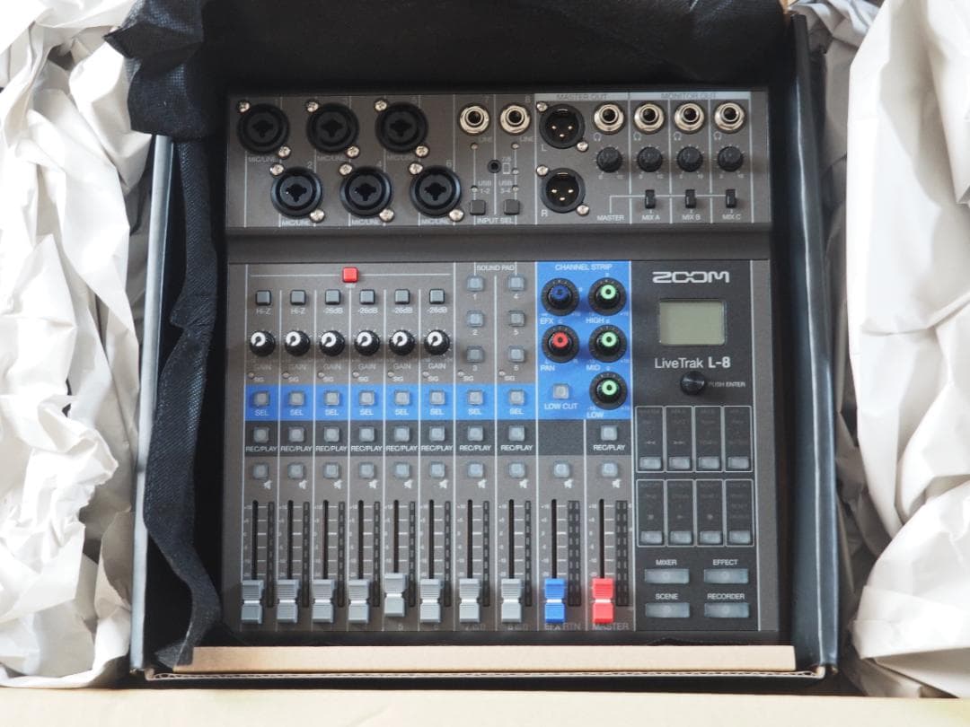 【新品・メーカー交換品】Zoom LiveTrak L-8 デジタルミキサー
