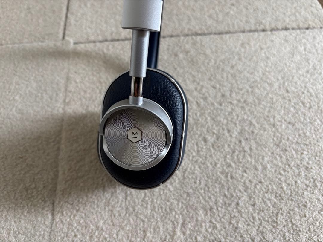 Master ＆ Dynamic MW60