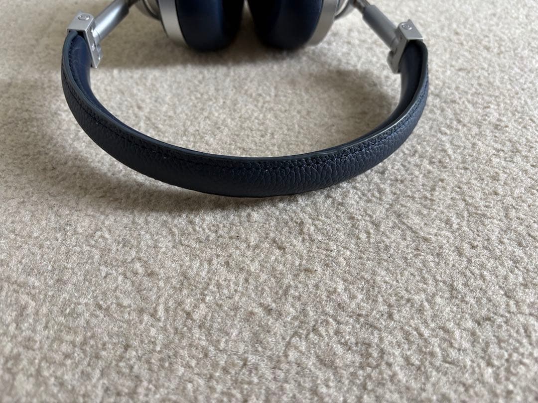 Master ＆ Dynamic MW60