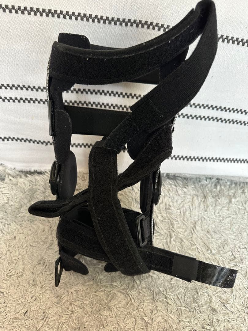 右膝用装具タウンゼントレベルTM5