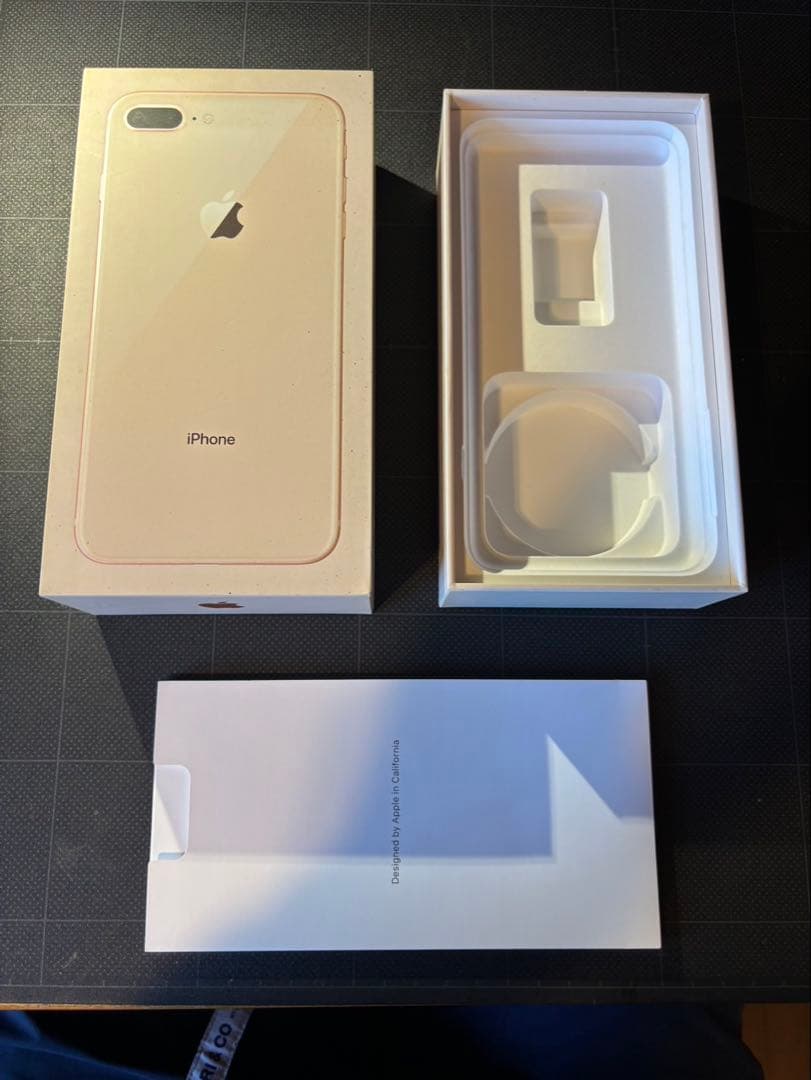 sahara　iPhone 8Plus ピンクゴルード256 GB au