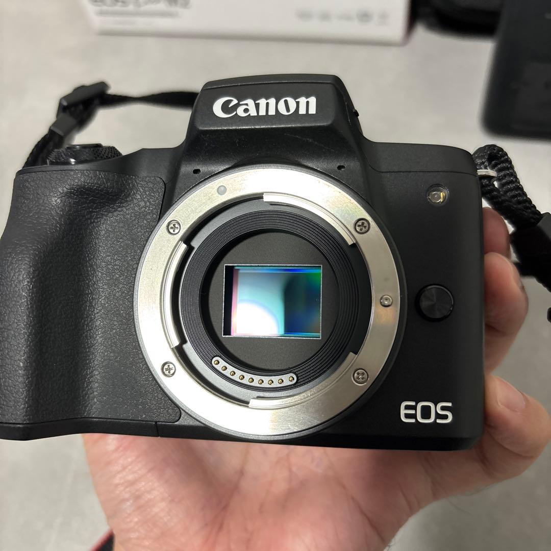 【おまけ付き】Canon EOS Kiss M2 ダブルズームキット ブラック