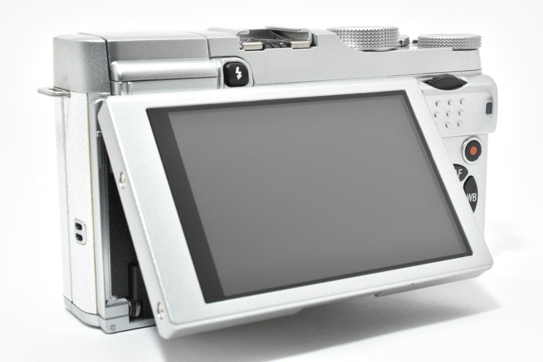 超美品 富士フイルム X-A2 ミラーレスデジタルカメラボディ ホワイト