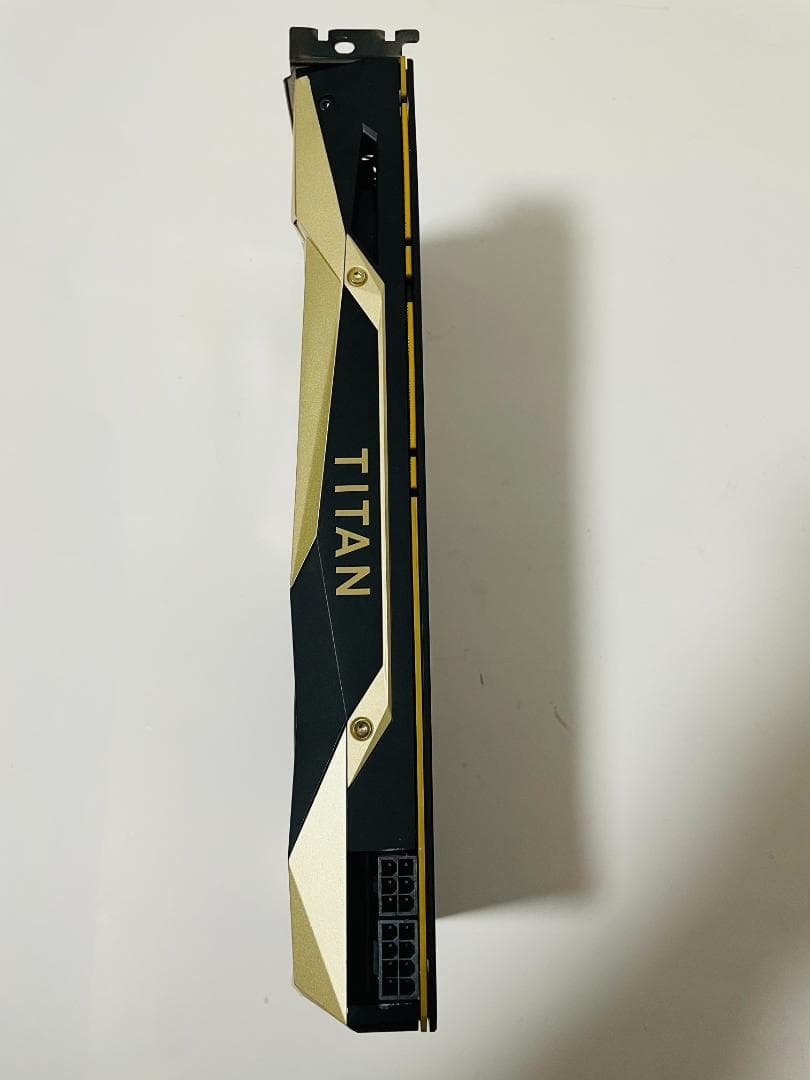 超美品TITAN V 12GB HBM2 (V100と同等コア )
