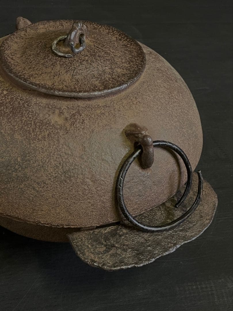 【時代】「母」 宗旦好み 裏甲釜 裏鏨釜 釜鐶 炉釜 （225F③）