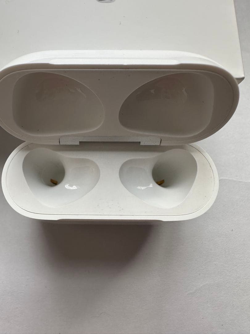 AirPods (第3世代) 本体右耳と充電ケース、箱付き