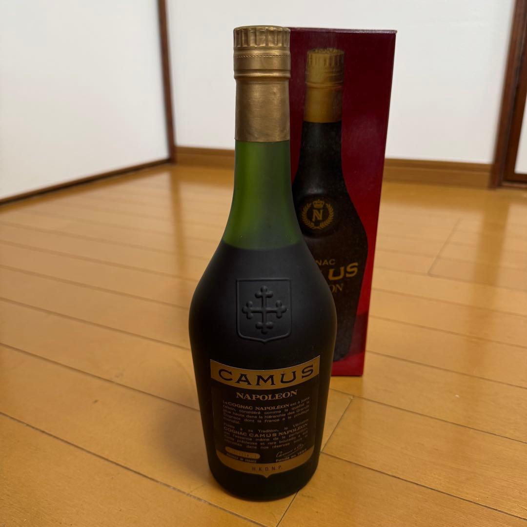 高級ブランデー CAMUS NAPOLEON コニャック 箱入り