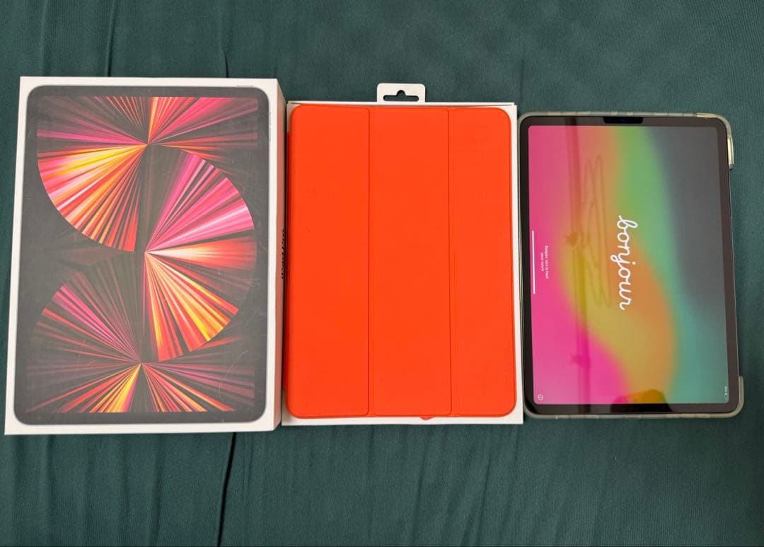 Apple iPad Pro 11インチ Apple純正カバー付き