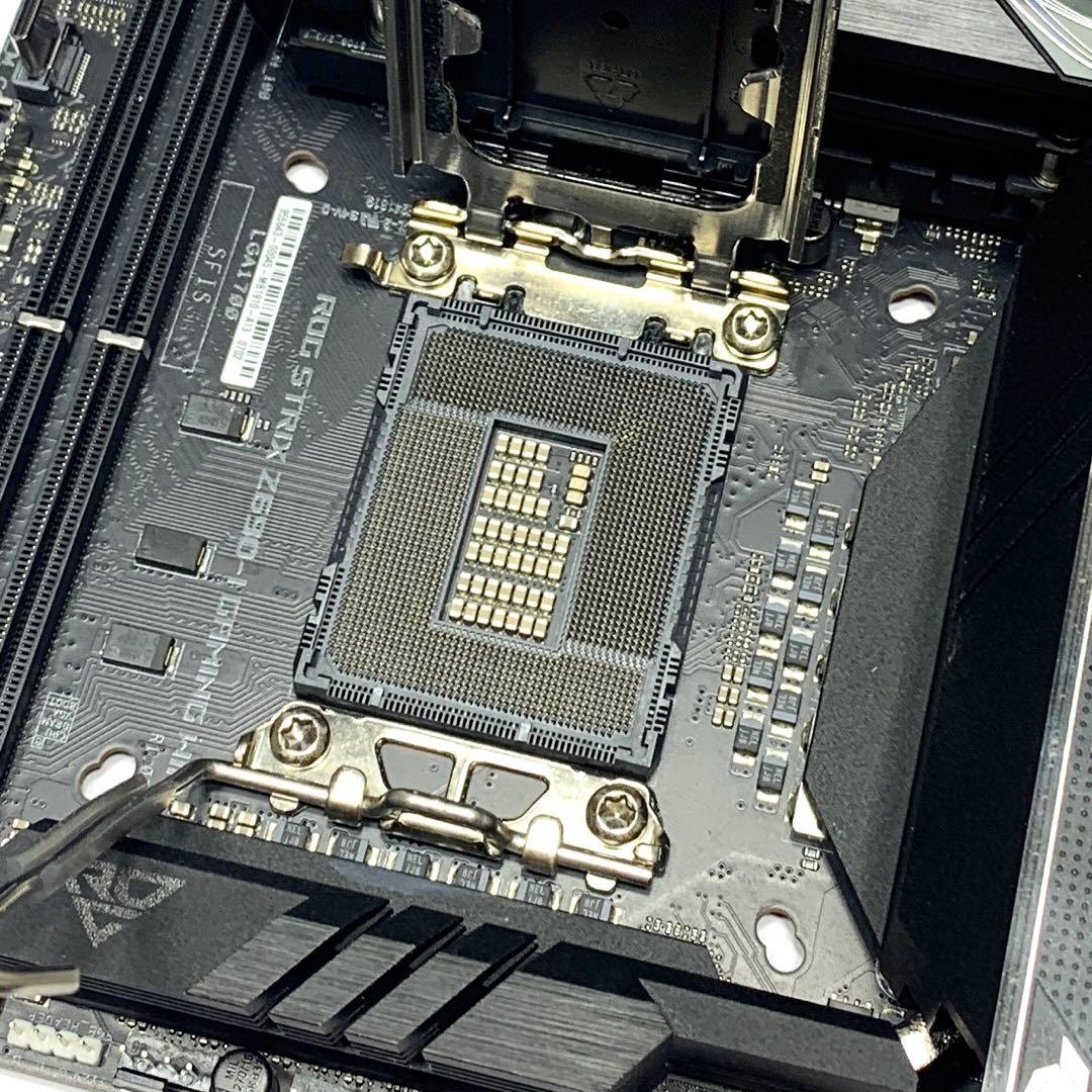 ROG STRIX Z690-I GAMING WIFI マザーボード