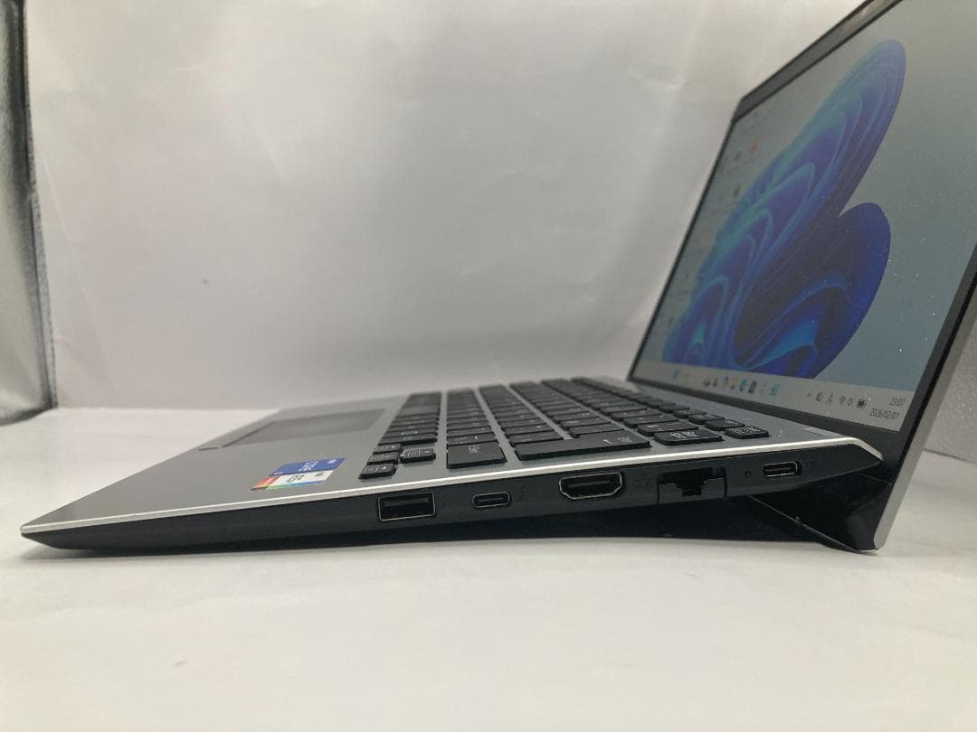 2021年製✨第12世代i5搭載✨超軽量995g＆新品SSD512G✨VAIO