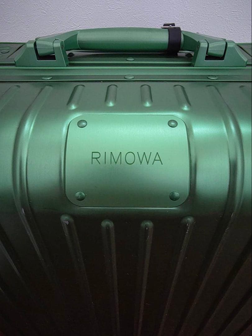 【美品】限定カラー RIMOWA エメラルドグリーン 35L 機内持ち込み可