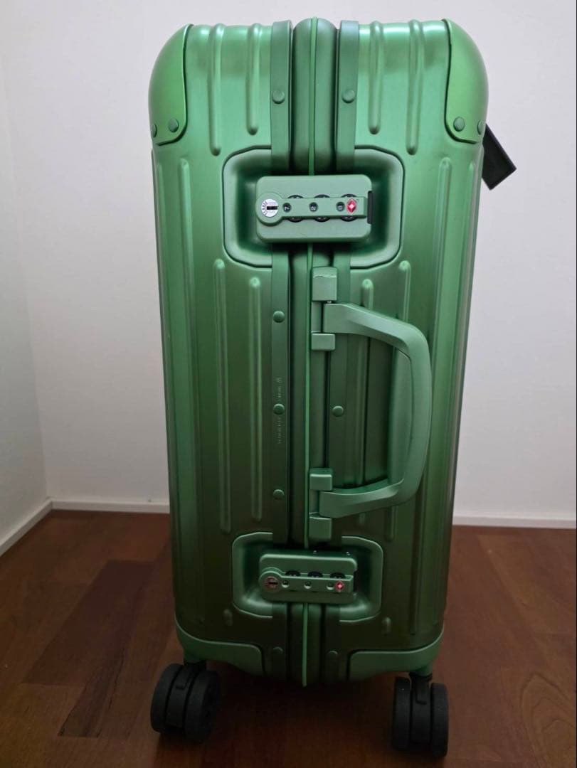 【美品】限定カラー RIMOWA エメラルドグリーン 35L 機内持ち込み可