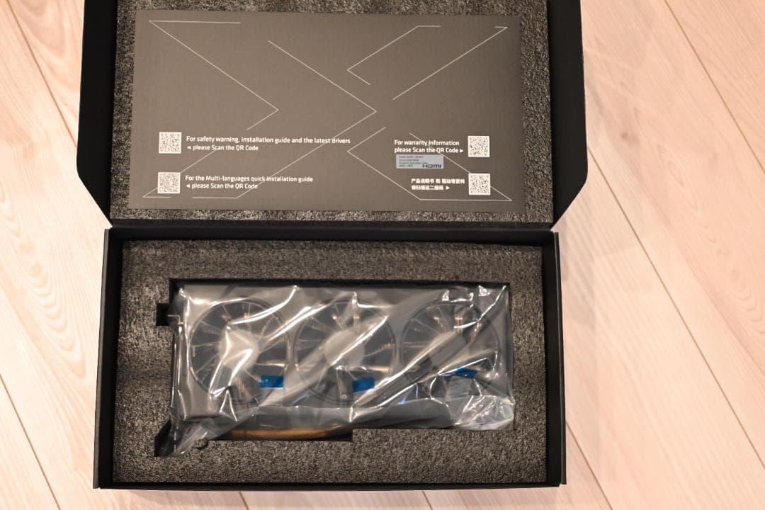 グラフィックボード・グラボ・ビデオカード XFX SWIFT RX 9060 XT OC Triple 16GB