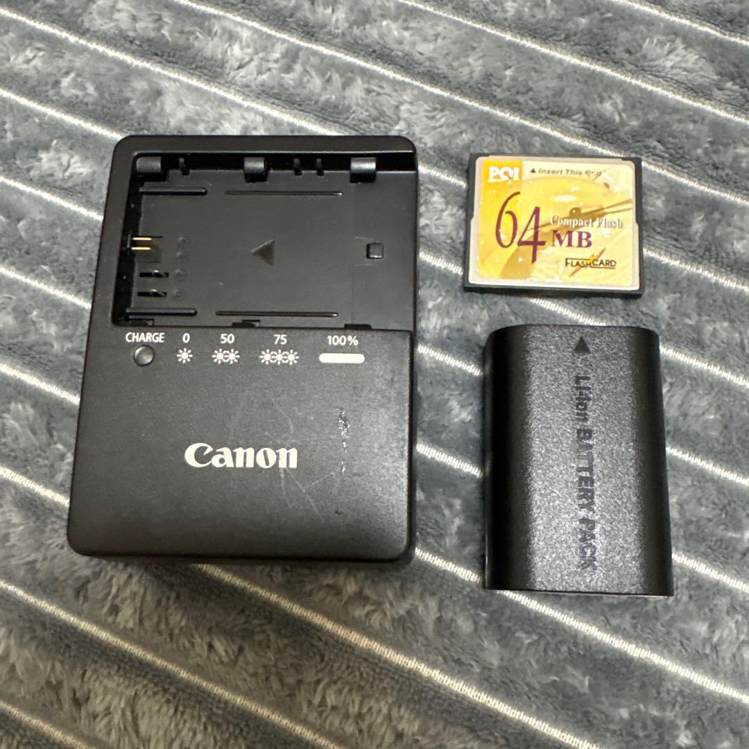 Canon EOS 7D デジタル一眼レフカメラ レンズ、カード付き