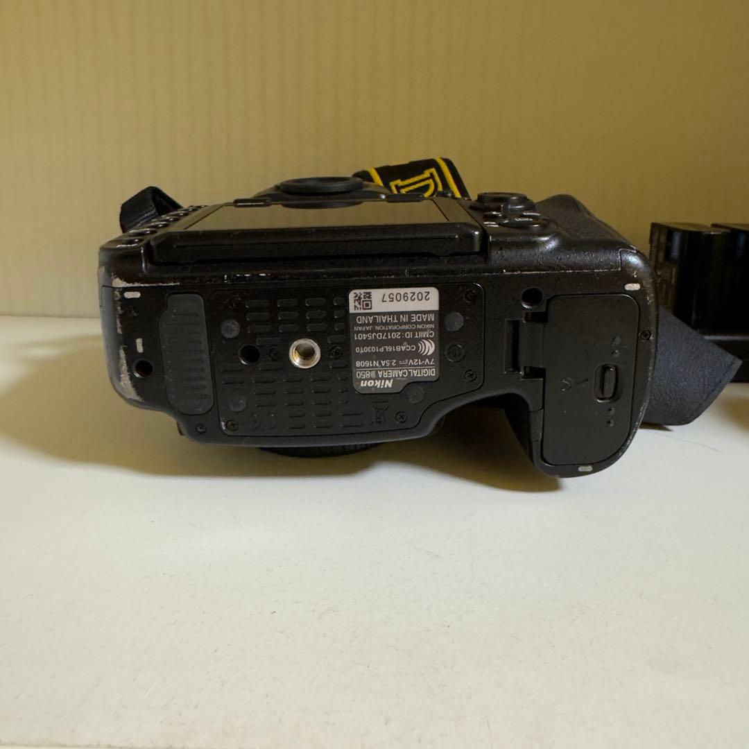 Nikon D850 本体　MB-D18バッテリーグリップセット
