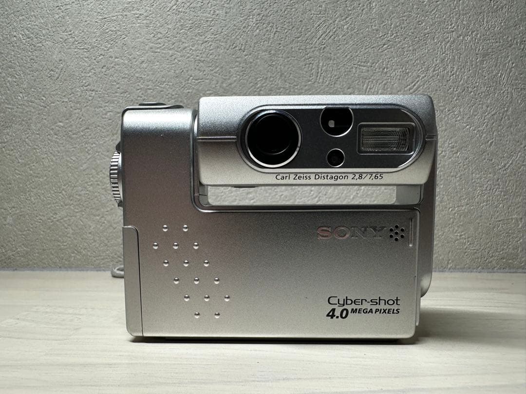 完動【極美品】SONY Cyber-shot DSC-F77 コンデジ シルバー