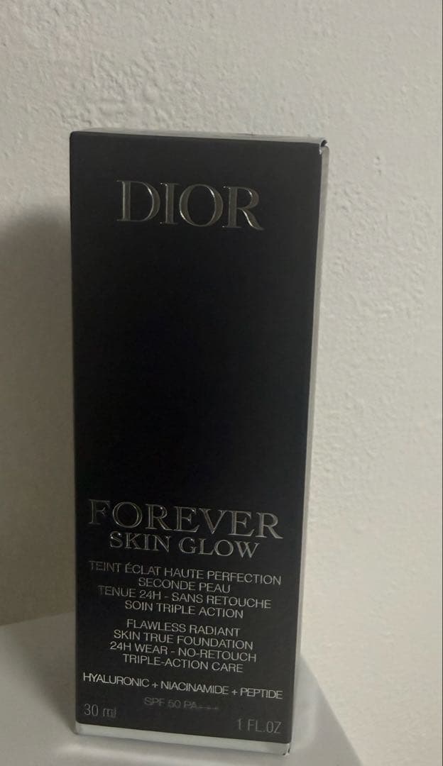 新品未使用　dior ディオールフォーエバー　フルイド　スキングロウ　1N