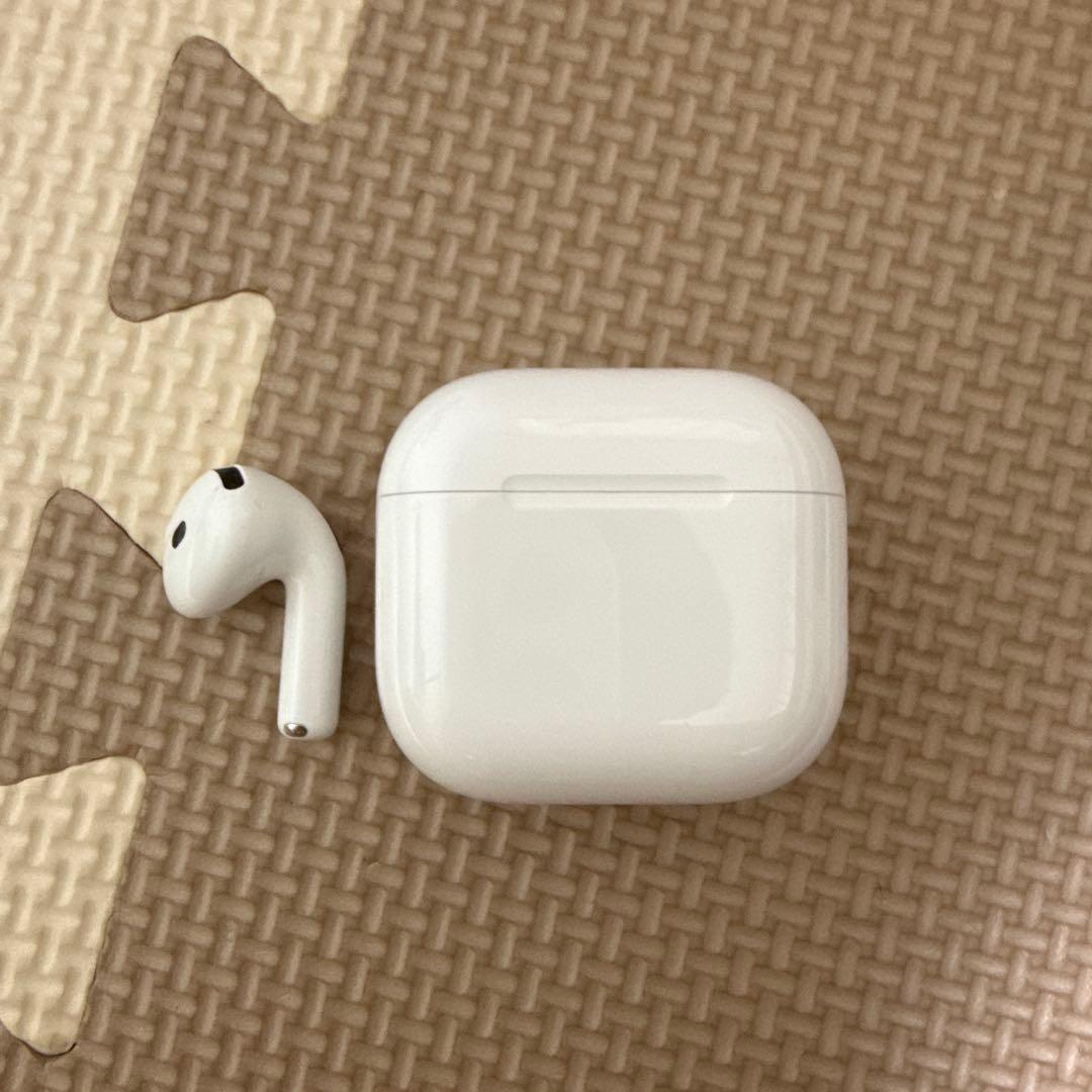 AirPods 4 ケース 右耳