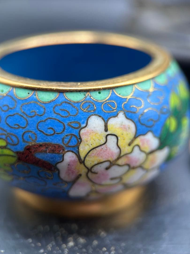 中国古玩 景泰藍 七宝焼 小壺 花紋 雲繋文 台座付 香炉 小物入れ