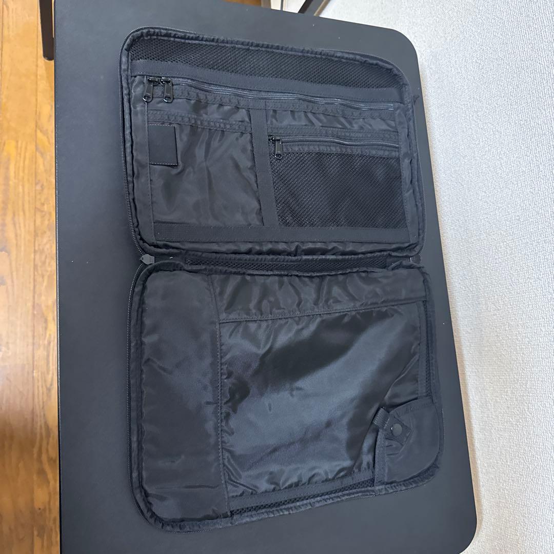 【BRIEFING】PCケース　ブラック