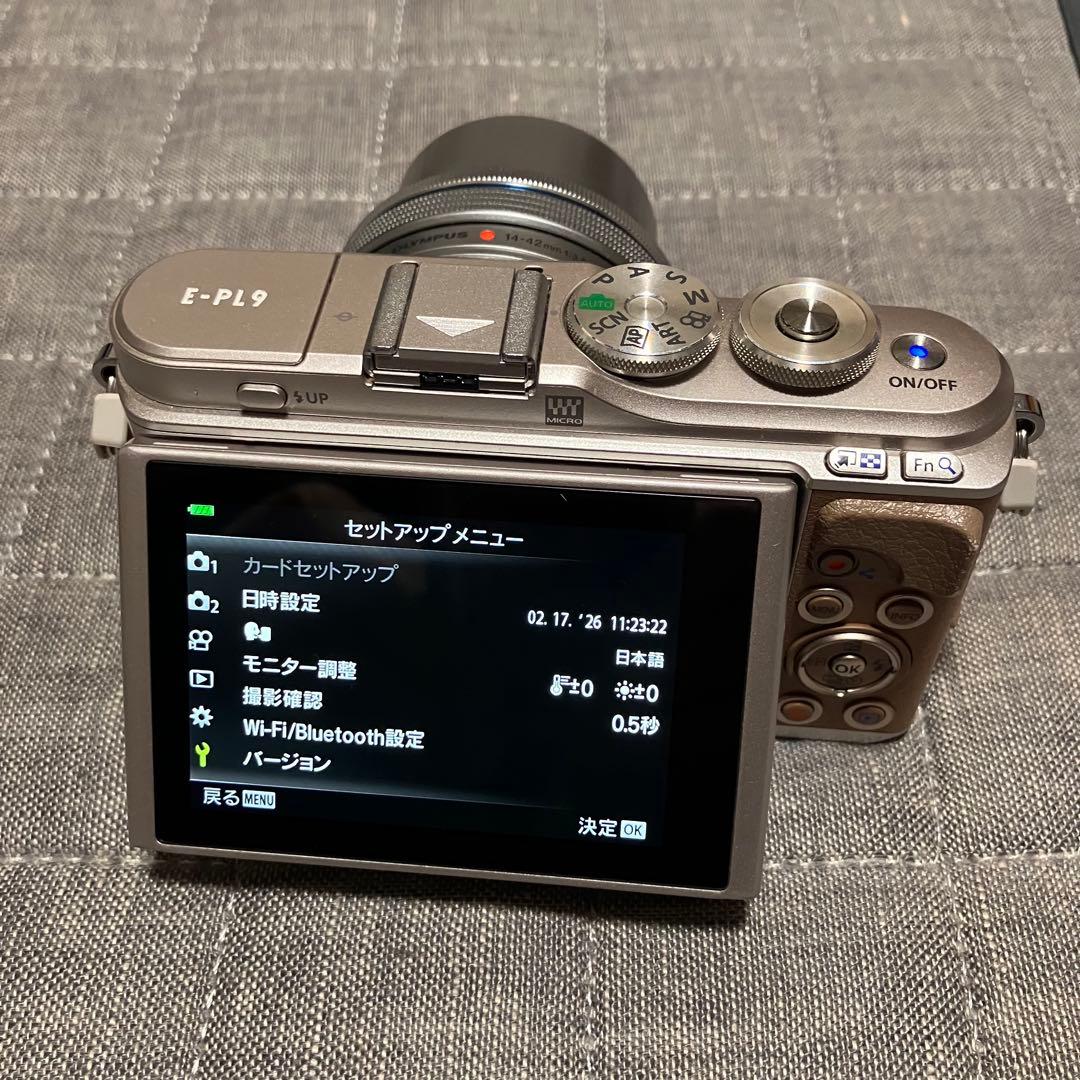 Olympus PEN E-PL9 ミラーレス一眼
