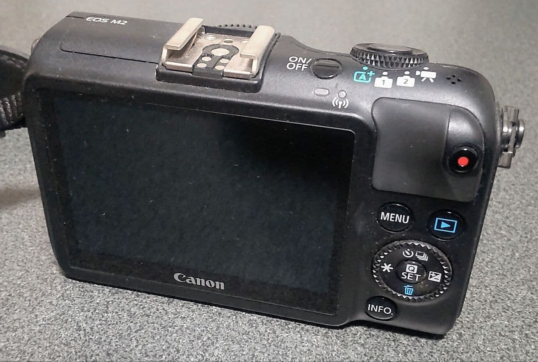 Canon ミラーレス一眼カメラ EOS M2 ダブルレンズキット