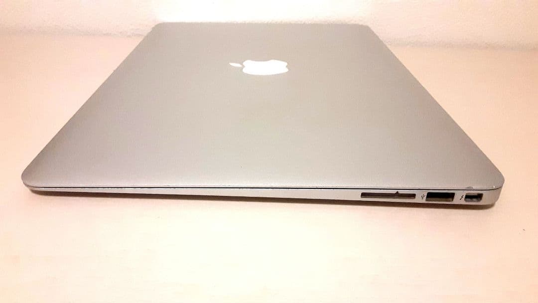 MacBook Air 13インチ i5 256GB 4GB Mid 2013