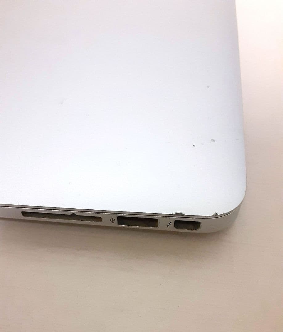 MacBook Air 13インチ i5 256GB 4GB Mid 2013