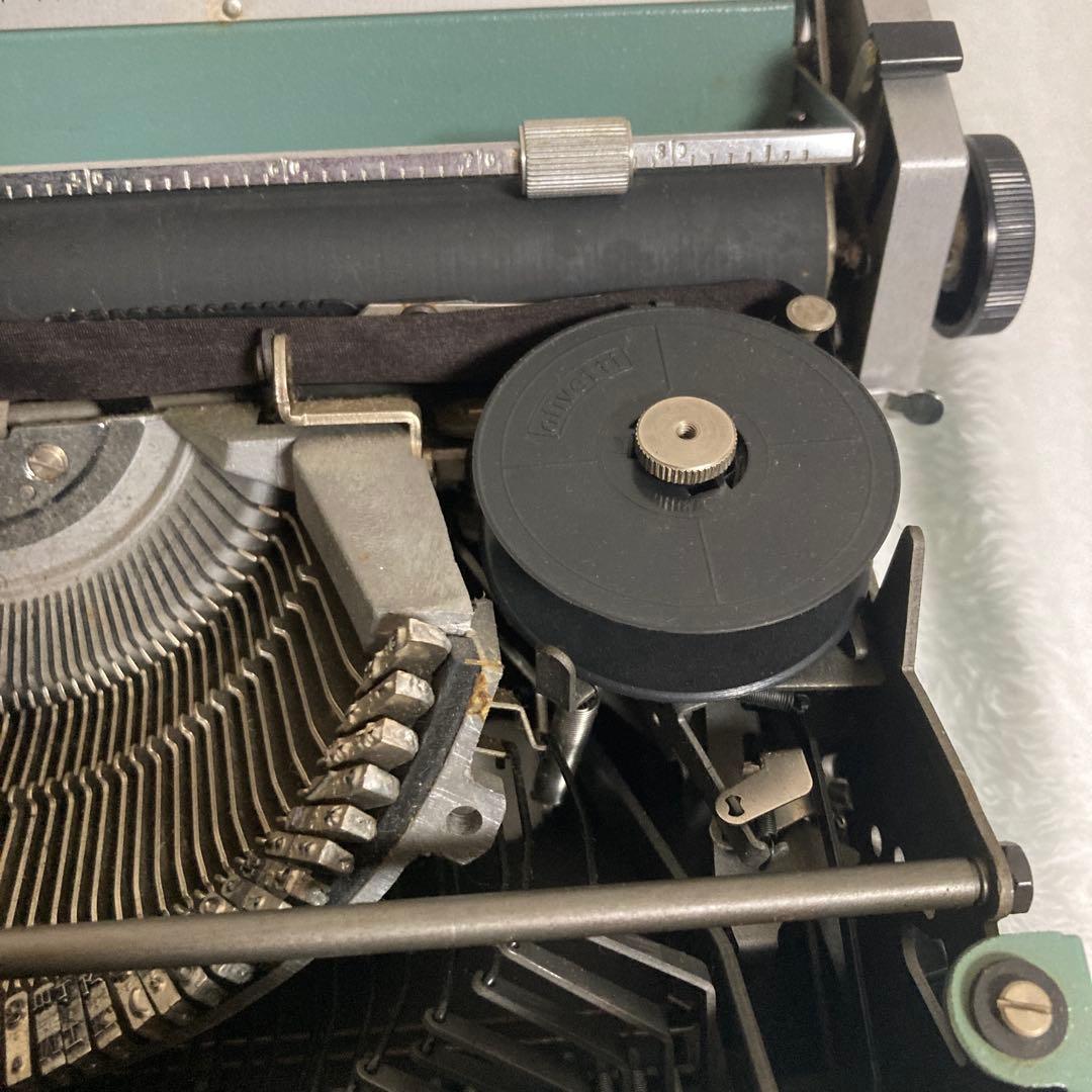 olivetti lettera 32 タイプライター