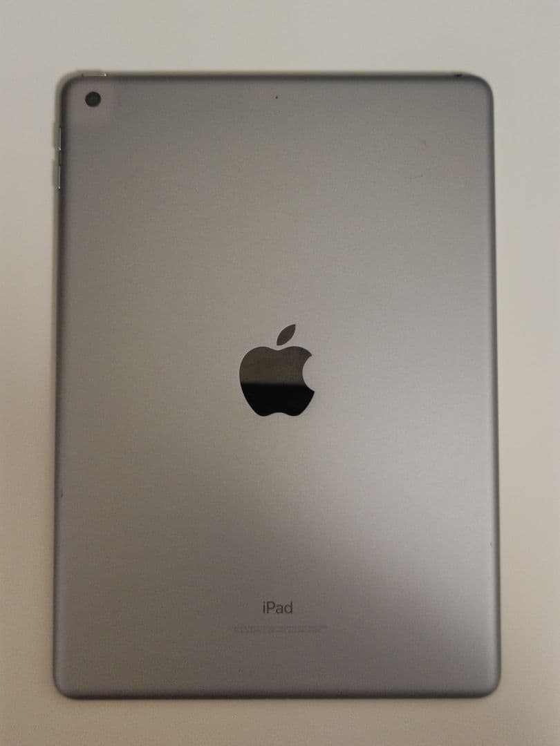 iPad 第6世代 32GB