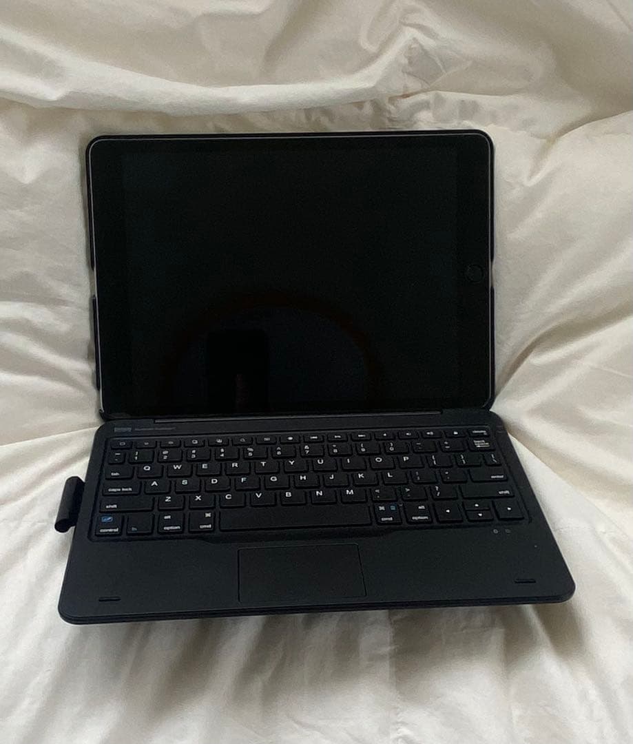 iPad第9世代　キーボード付き