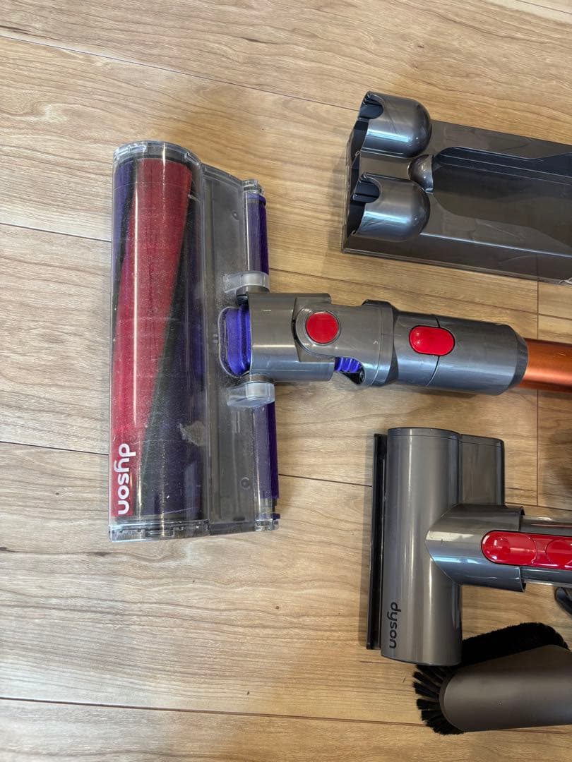 Dyson SV12 コードレス掃除機 各種アタッチメント付き　ジャンク品