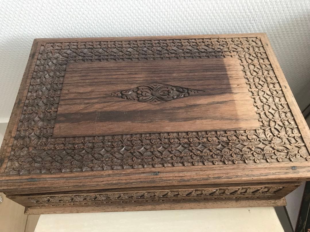 フランス　蚤の市　ヴィンテージ　木製の宝石箱　ジュエリーボックス