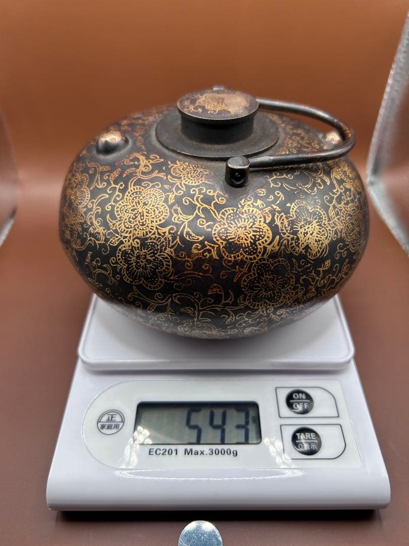 【大清乾隆年製】金彩唐草文 銅製　543g 重厚 骨董 古美術　湯婆（湯たんぽ）