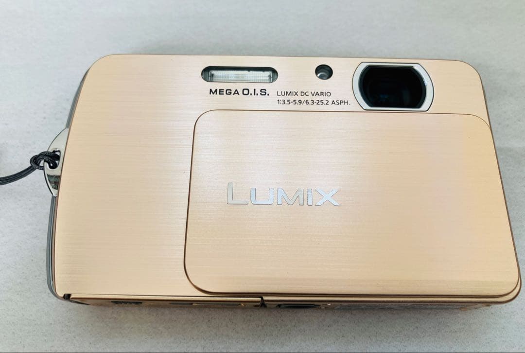 Panasonic LUMIX DMC-FP7 ゴールド