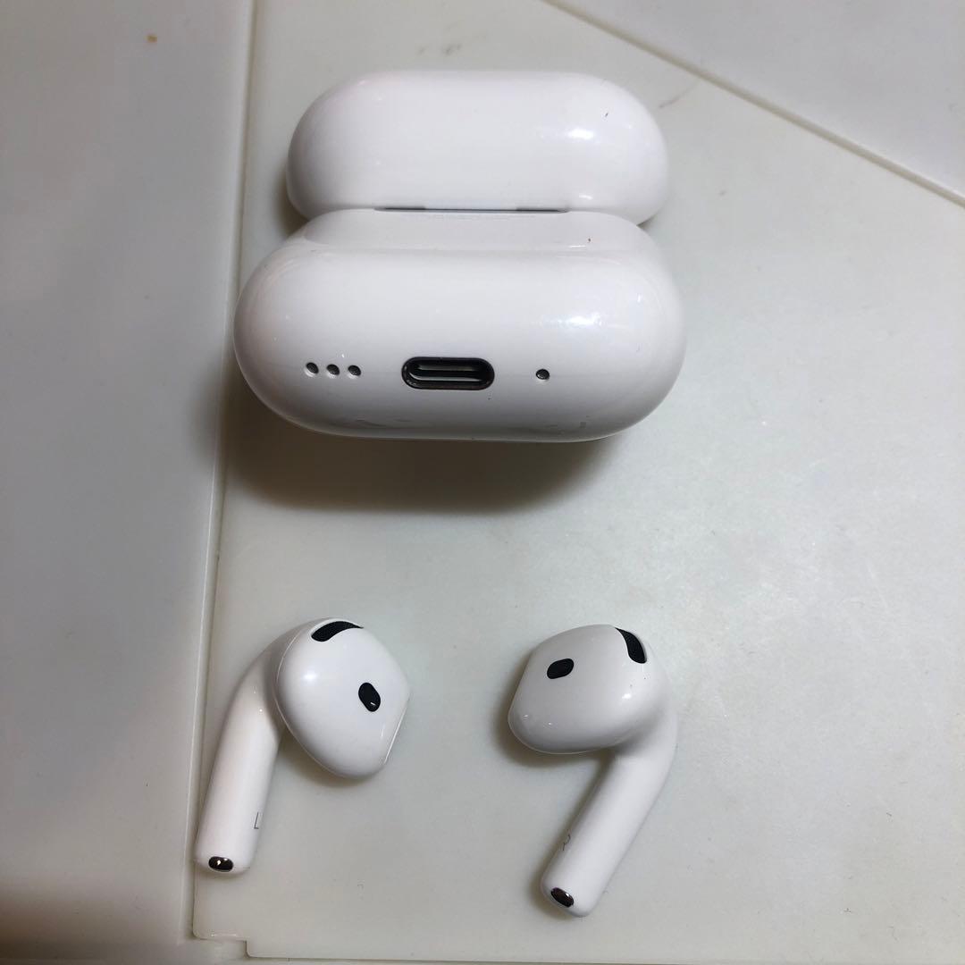 Apple AirPods 第4世代　ANC ノイズキャンセリング付き