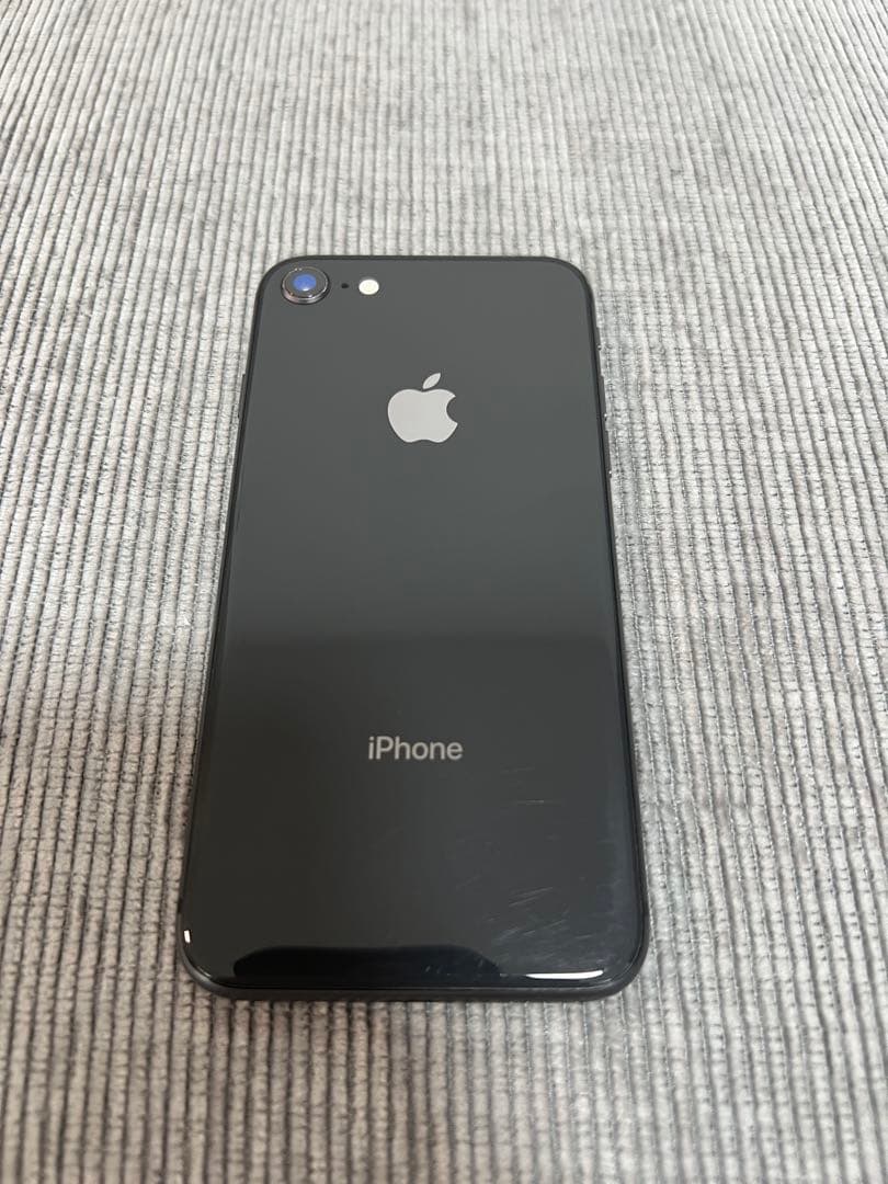 iPhone 8 256Gbひび割れあり