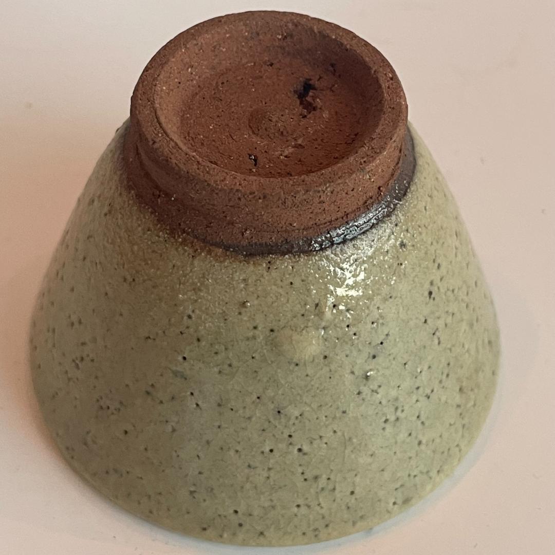 斑唐津 灰釉 ぐい呑 盃 酒杯 伊羅保 土灰 検 : 中野陶痴 西岡小十 高麗