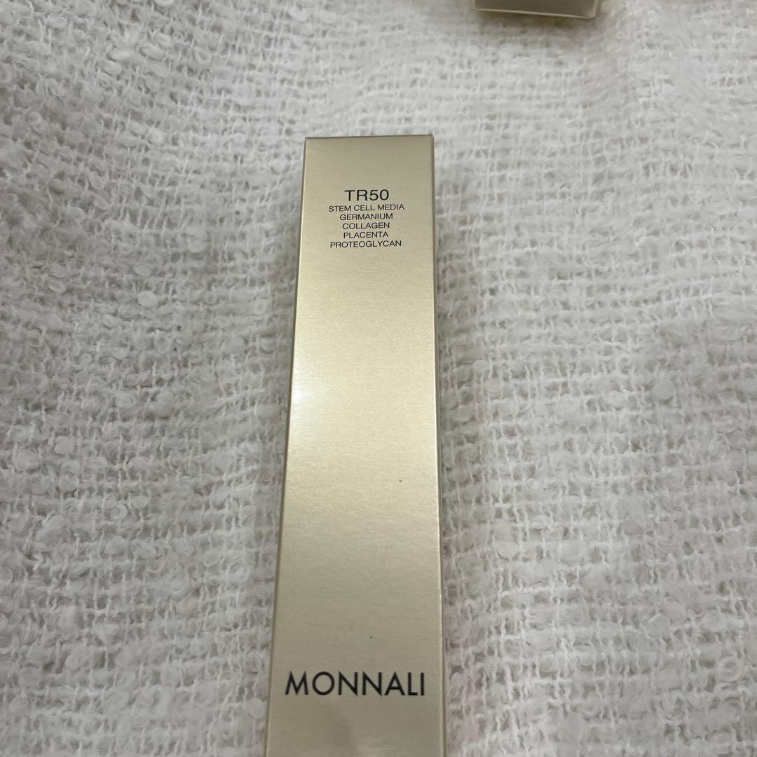 MONNALI TR50 PEELING GELとゴールドシリーズ化粧水