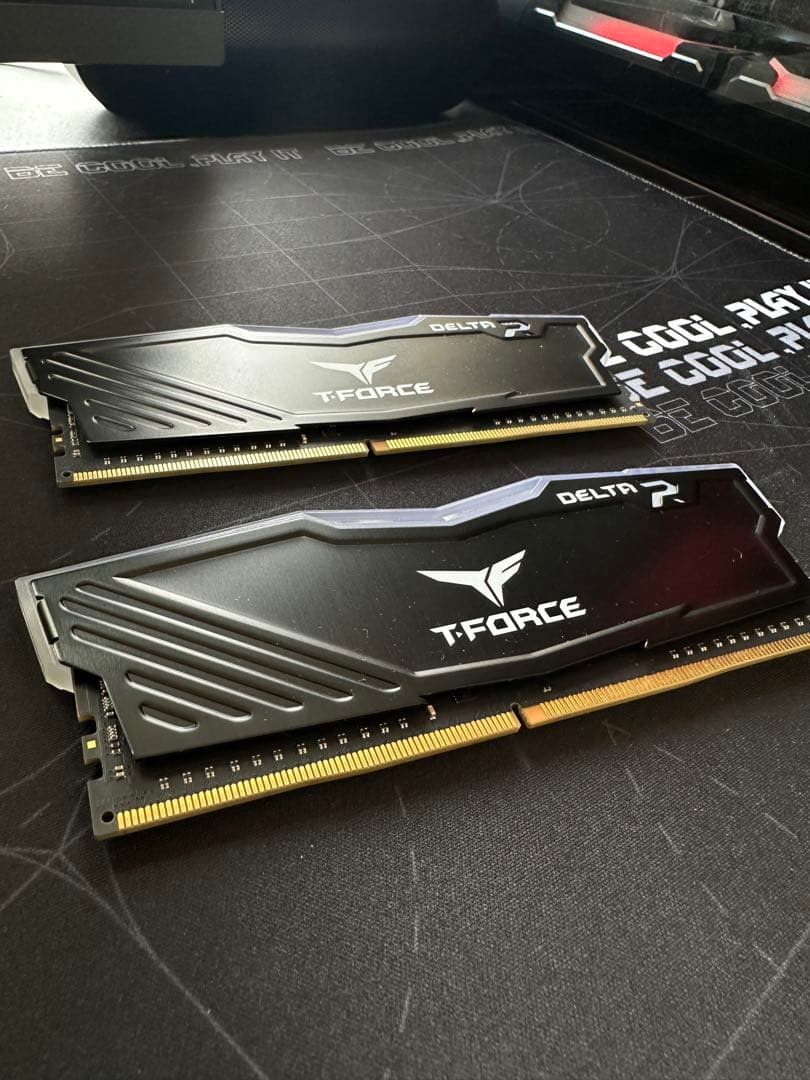メモリー T-FORCE DELTA R16GB (2x8GB) DDR4 2666MHz