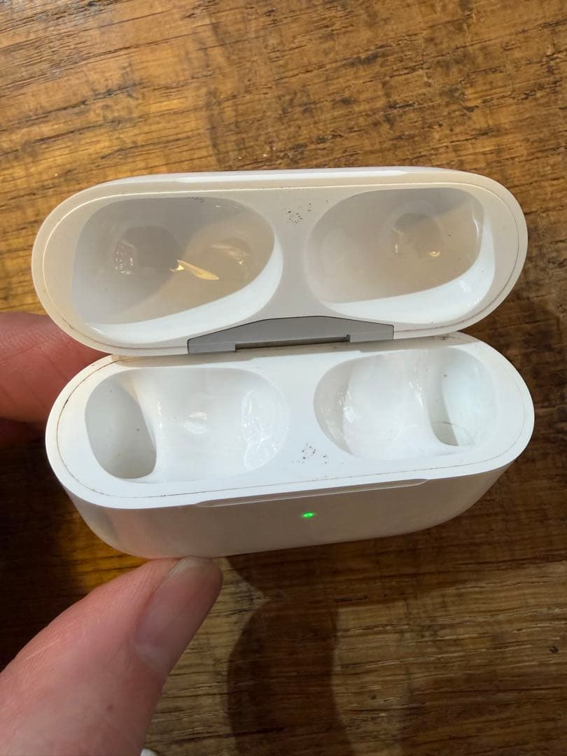 AirPods Pro 2nd （第２世代）　 ライトニングA2700