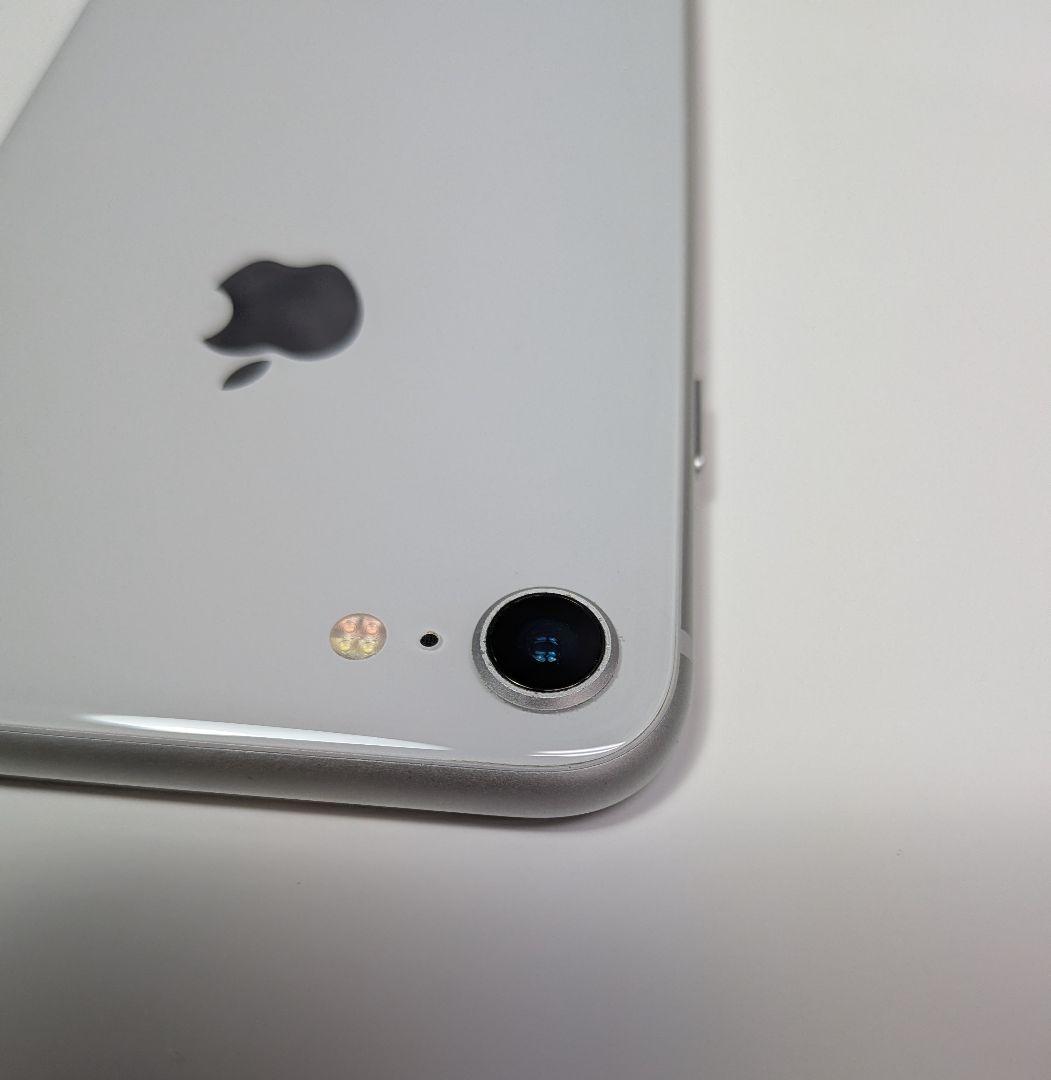 ④Apple iPhone8 64GB シルバー バッテリー88％