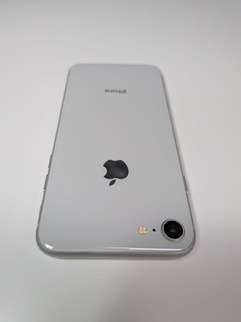 ④Apple iPhone8 64GB シルバー バッテリー88％