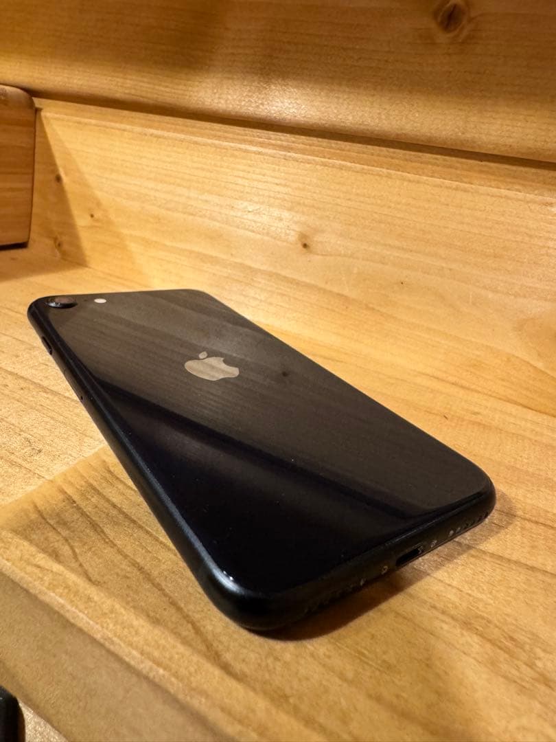 iPhoneSE3 64GB SIMフリー