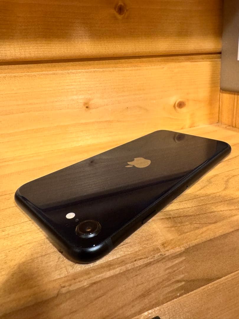 iPhoneSE3 64GB SIMフリー